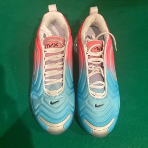 Womens Air Max 720 size 9